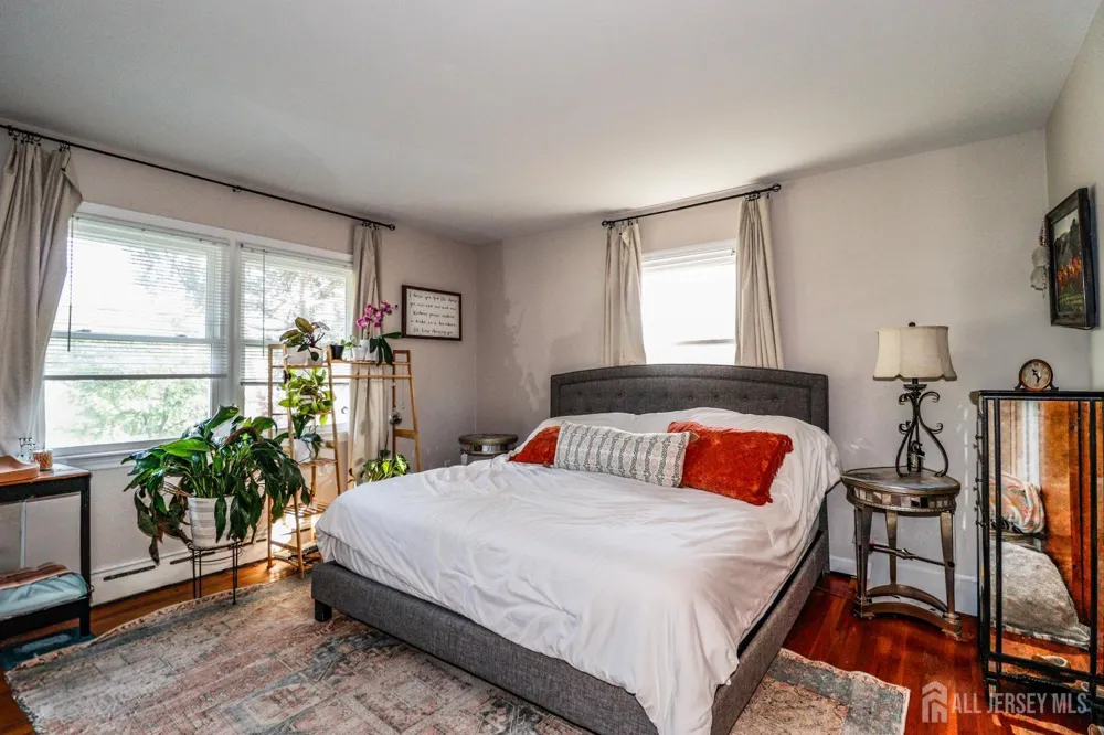 496 Outlook Avenue Colonia, NJ 07067