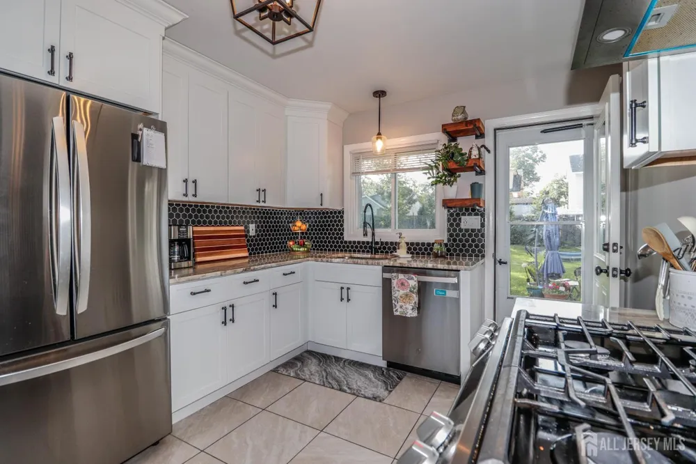 496 Outlook Avenue Colonia, NJ 07067