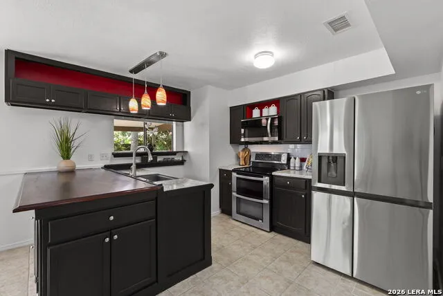 11206 Blue Waters Helotes, TX 78023