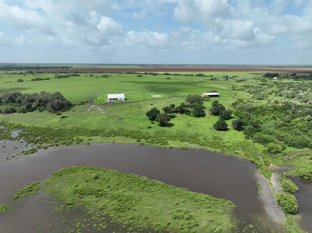 290 Henry Garza Ln Street Tivoli, TX 77990