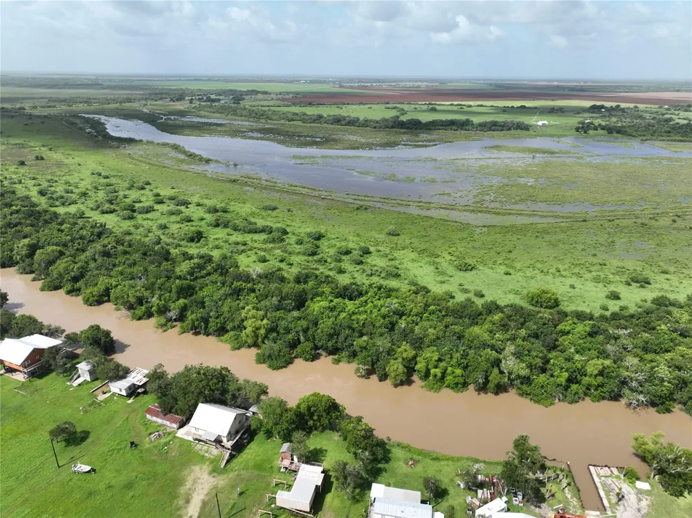 290 Henry Garza Ln Street Tivoli, TX 77990