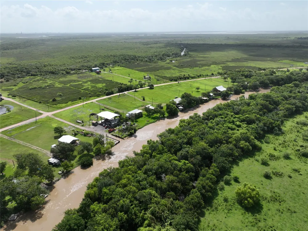 290 Henry Garza Ln Street Tivoli, TX 77990