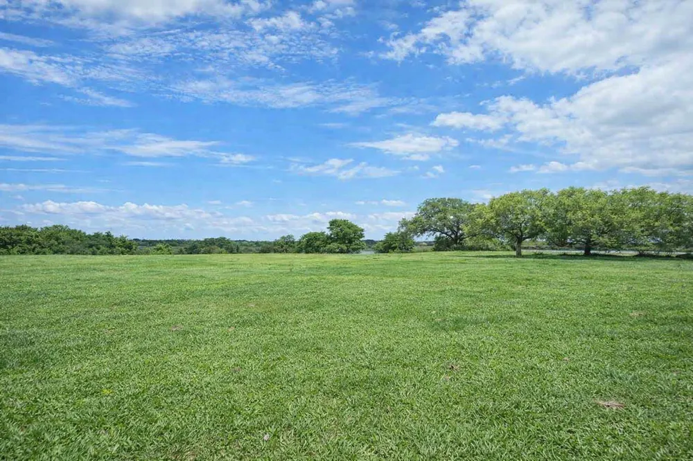 290 Henry Garza Ln Street Tivoli, TX 77990