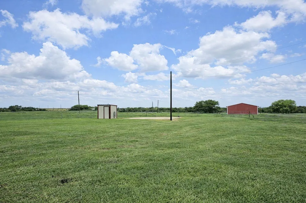 290 Henry Garza Ln Street Tivoli, TX 77990