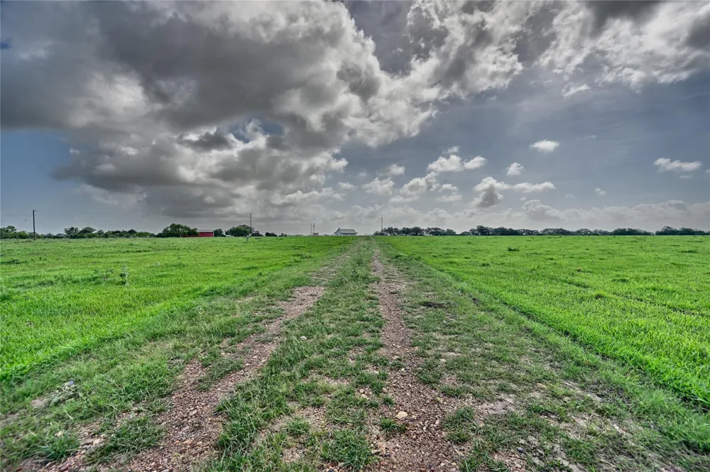 290 Henry Garza Ln Street Tivoli, TX 77990