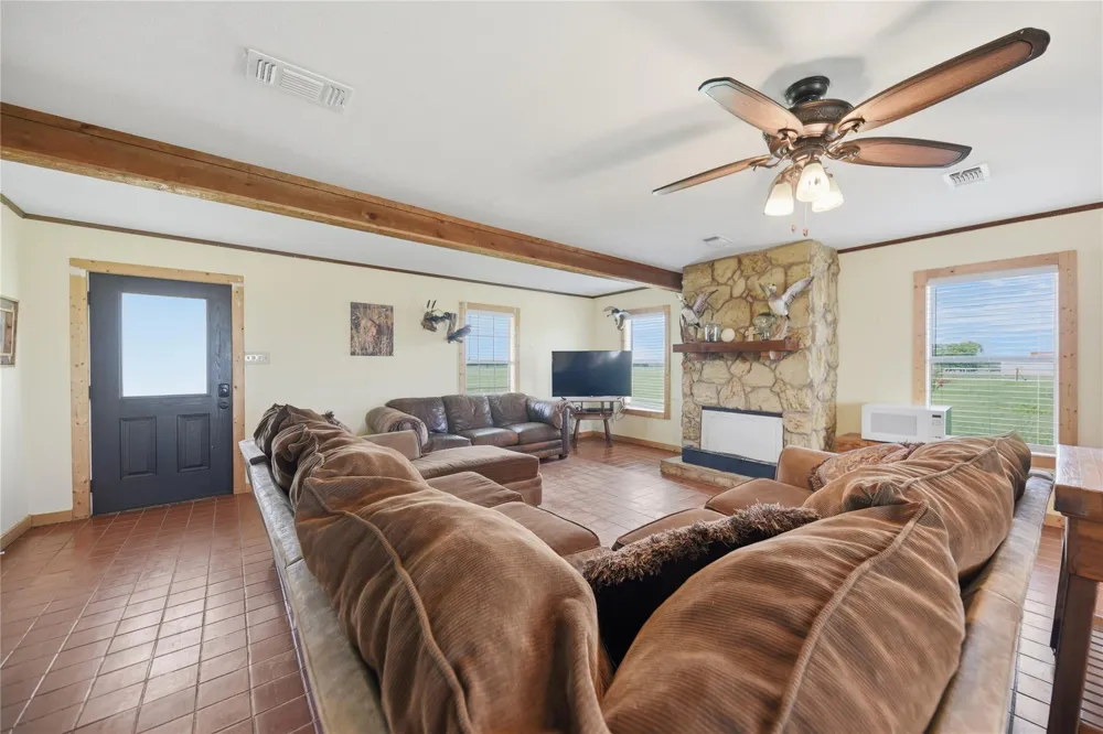 290 Henry Garza Ln Street Tivoli, TX 77990