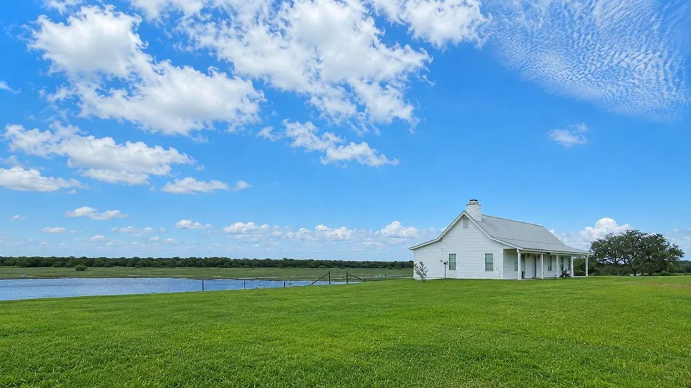 290 Henry Garza Ln Street Tivoli, TX 77990