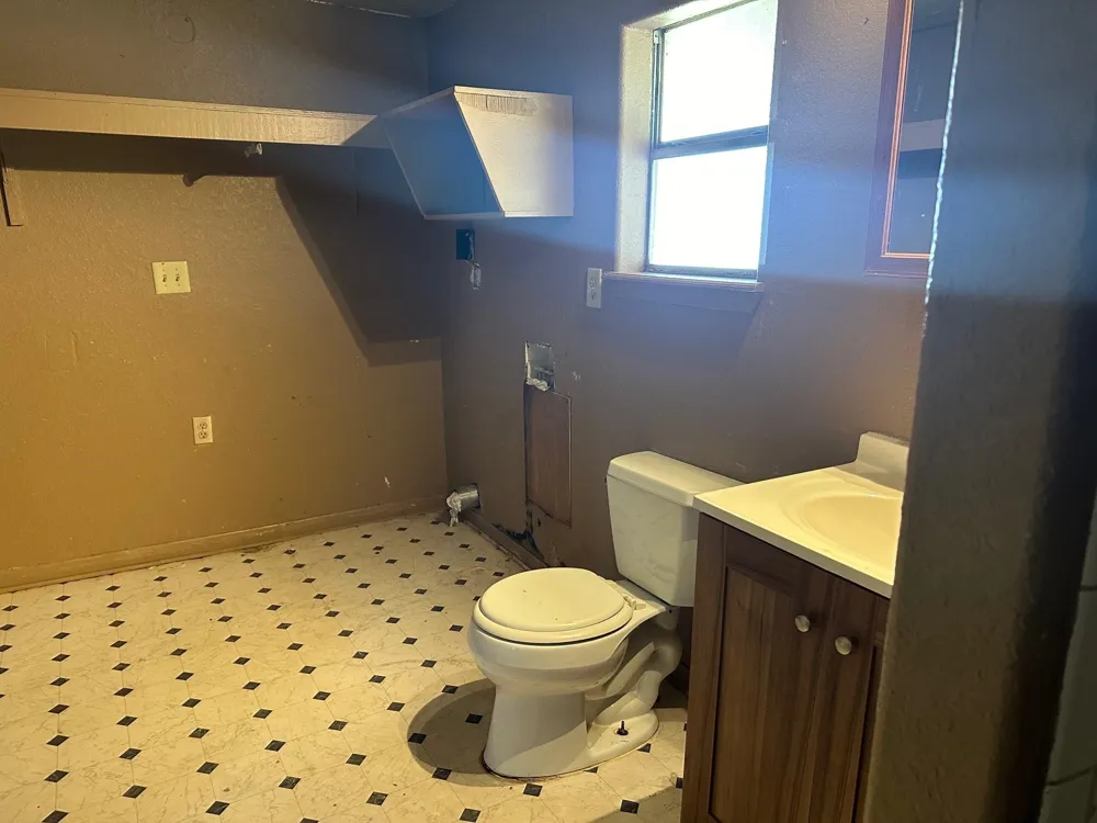310 S Avenue D Freeport, TX 77541