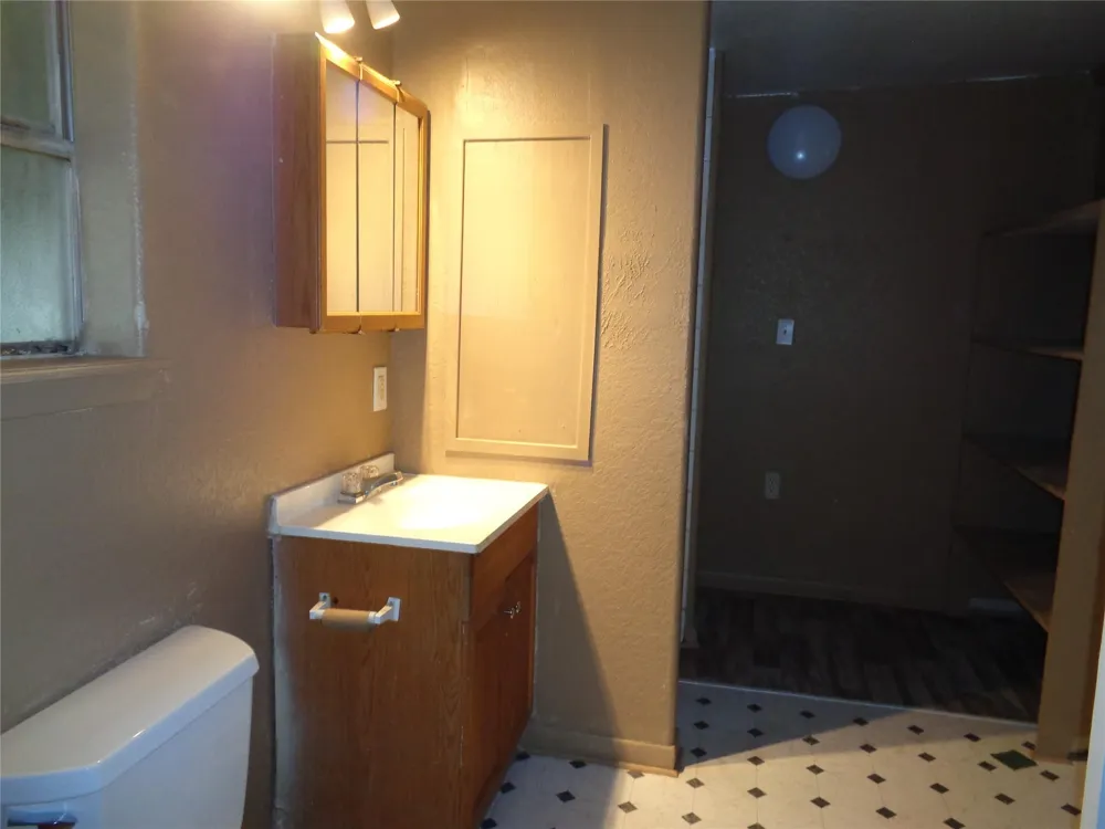 310 S Avenue D Freeport, TX 77541