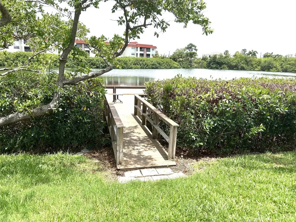 4520 OVERLOOK DRIVE NE #132 St Petersburg, FL 33703