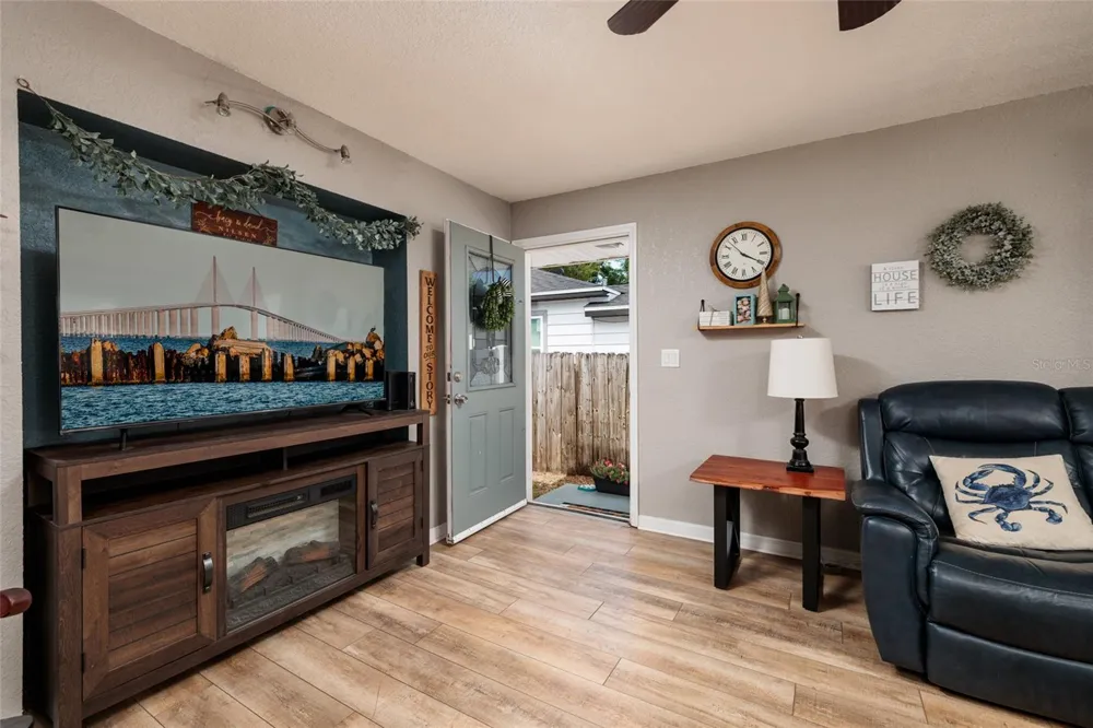 1220 56TH AVENUE St Petersburg, FL 33703