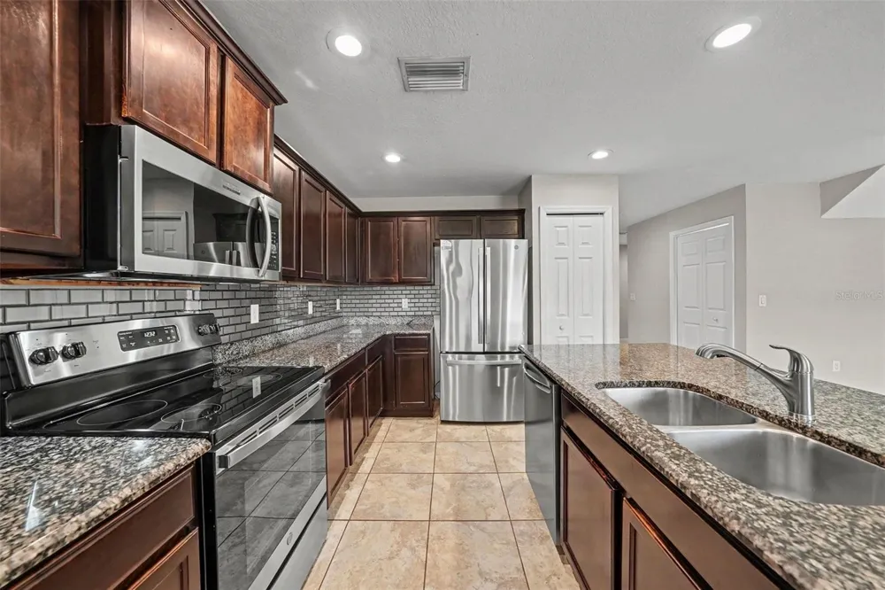 5042 CHIPOTLE LANE Wesley Chapel, FL 33544