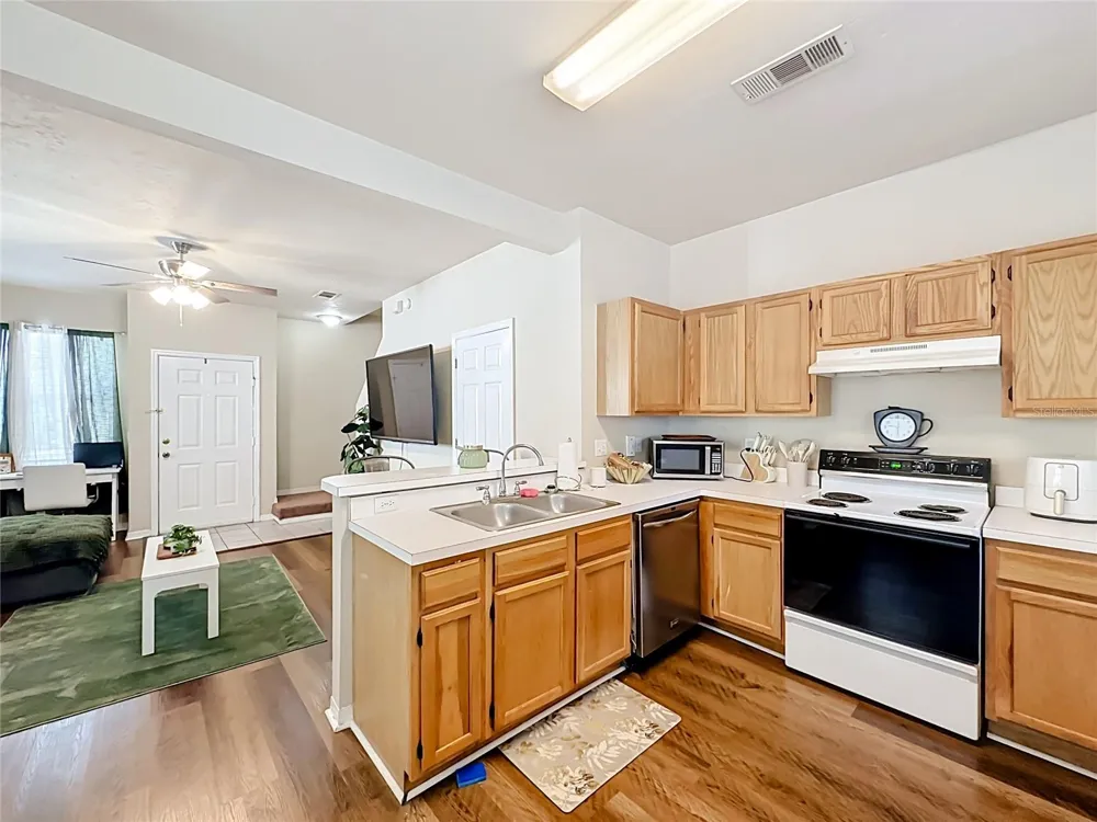 1710 NW 7TH STREET #604 Gainesville, FL 32609