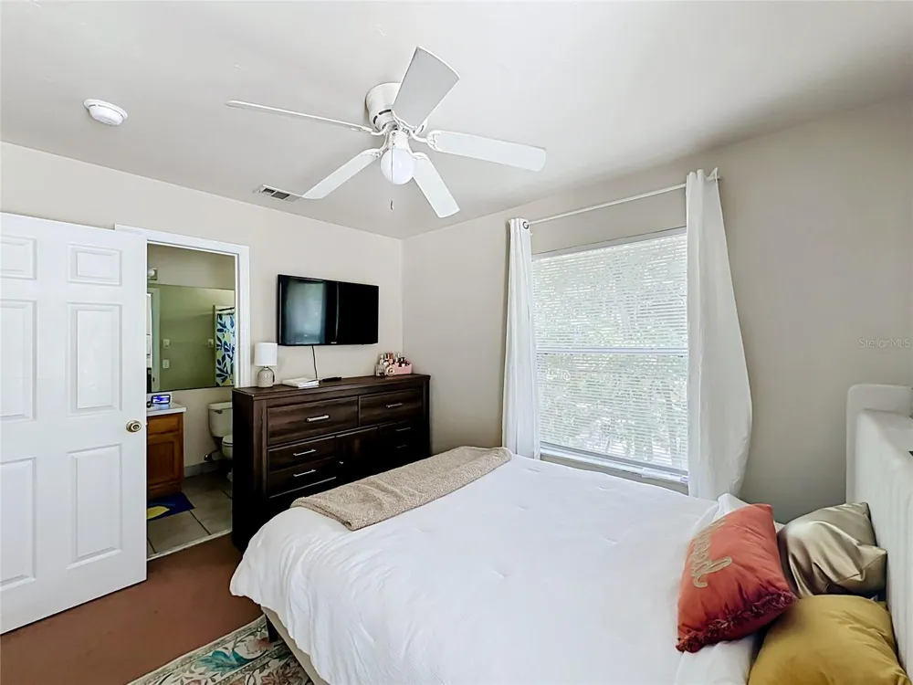 1710 NW 7TH STREET #604 Gainesville, FL 32609