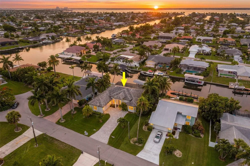 3619 SE 16TH PLACE Cape Coral, FL 33904