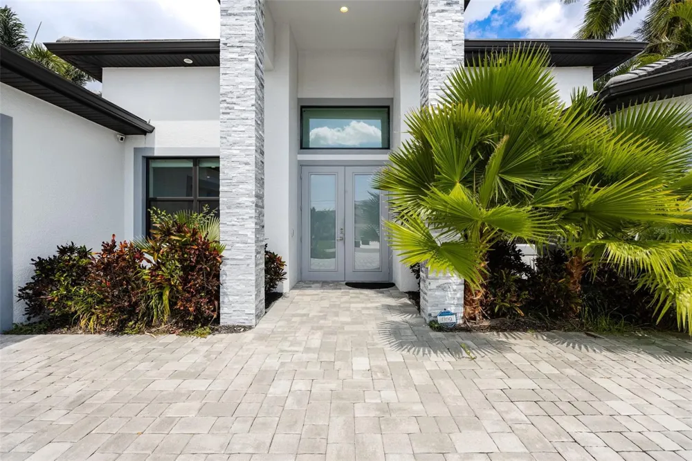 3619 SE 16TH PLACE Cape Coral, FL 33904