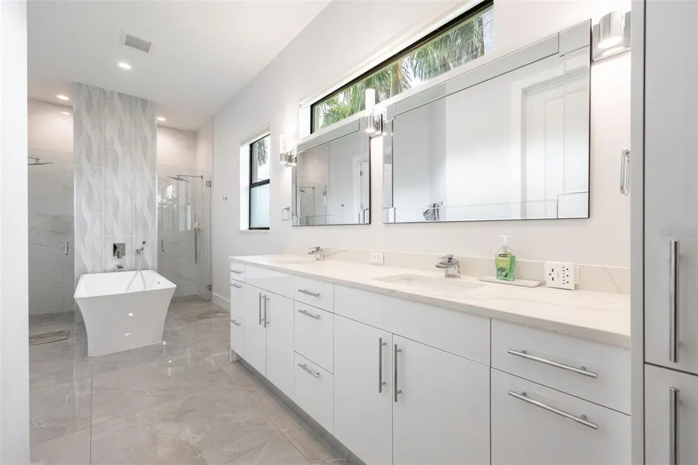 3619 SE 16TH PLACE Cape Coral, FL 33904