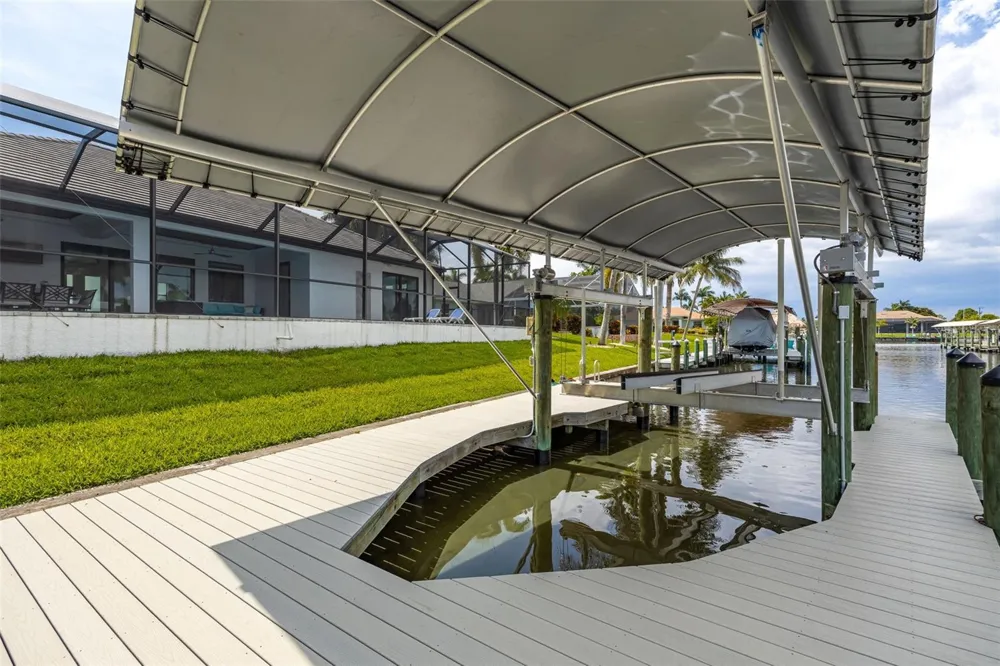 3619 SE 16TH PLACE Cape Coral, FL 33904