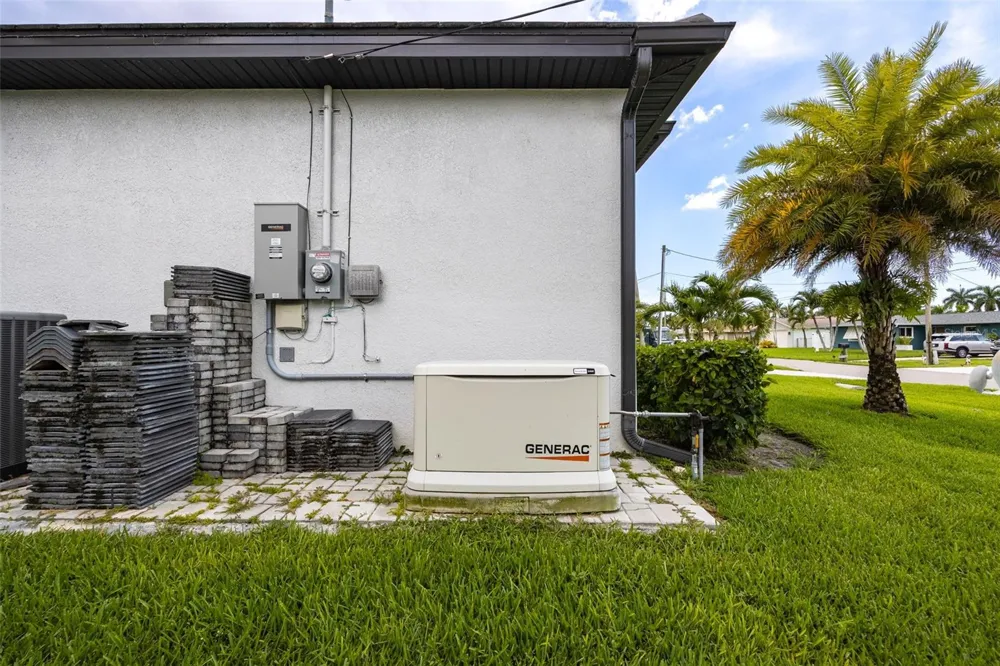 3619 SE 16TH PLACE Cape Coral, FL 33904