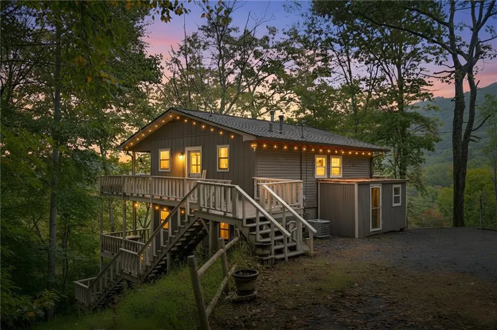 4113 White Oak Drive Hiawassee, GA 30546