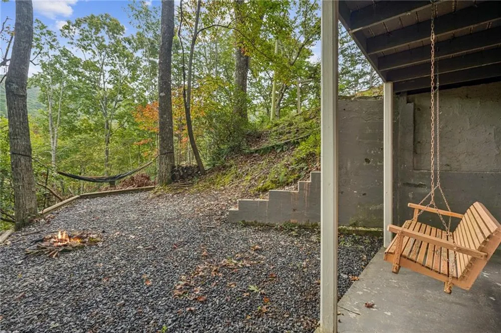 4113 White Oak Drive Hiawassee, GA 30546