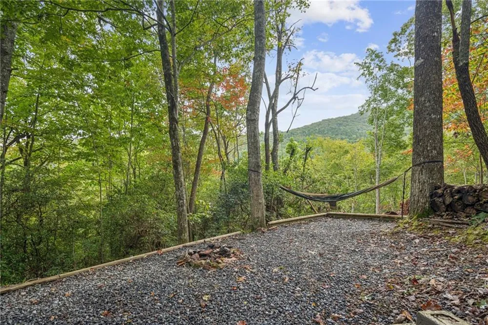 4113 White Oak Drive Hiawassee, GA 30546
