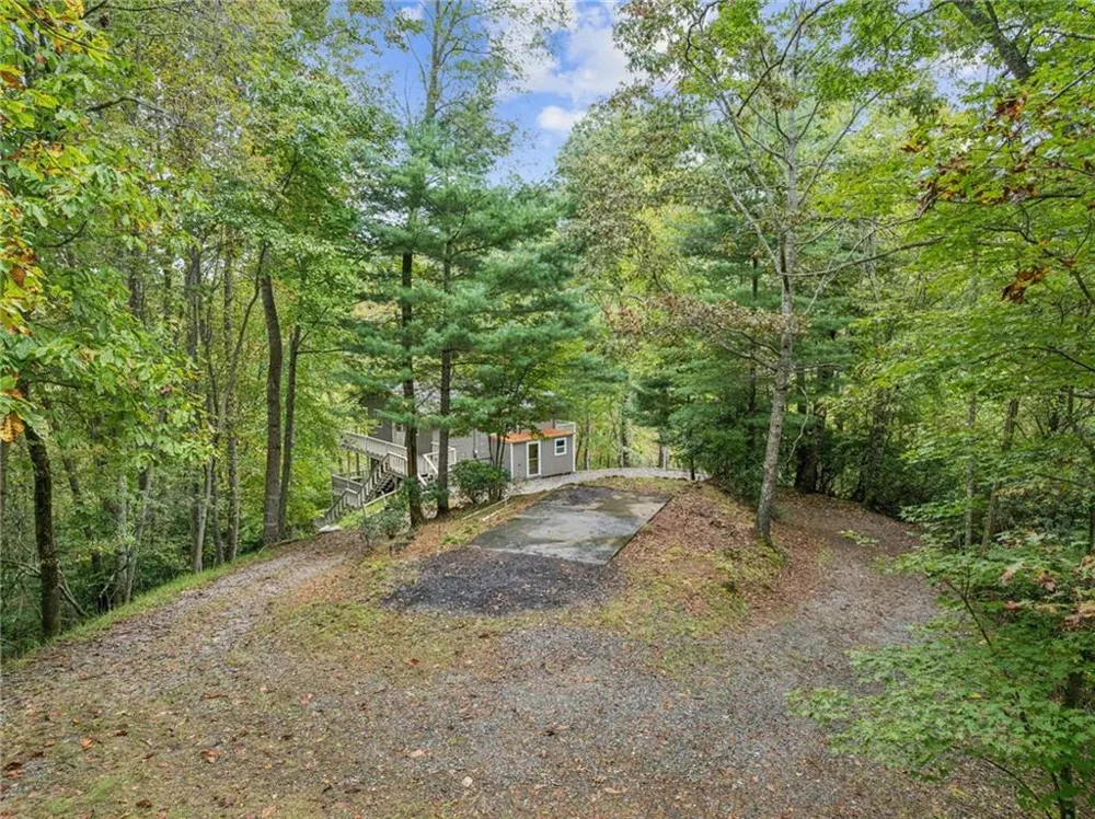 4113 White Oak Drive Hiawassee, GA 30546