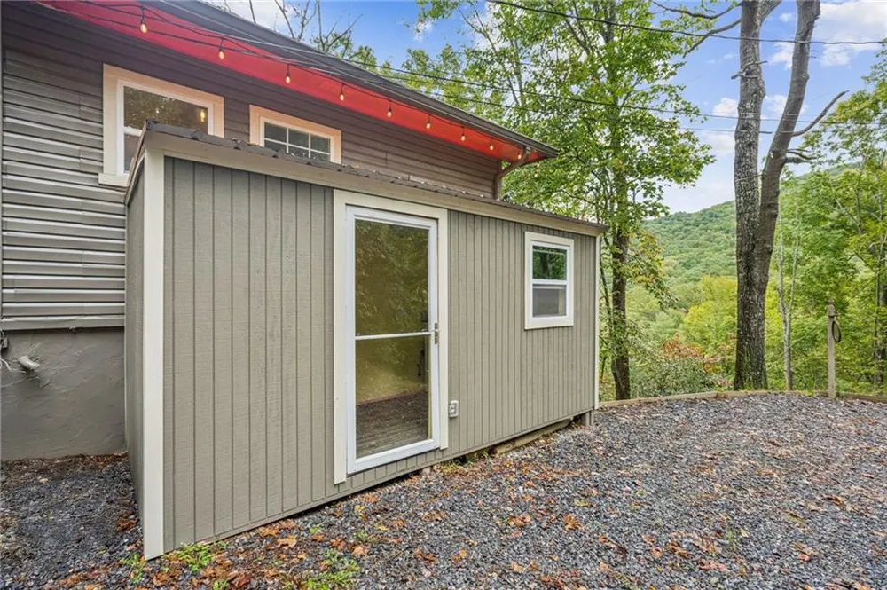 4113 White Oak Drive Hiawassee, GA 30546