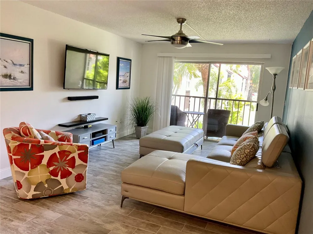 3213 BENEVA ROAD #204 Sarasota, FL 34232
