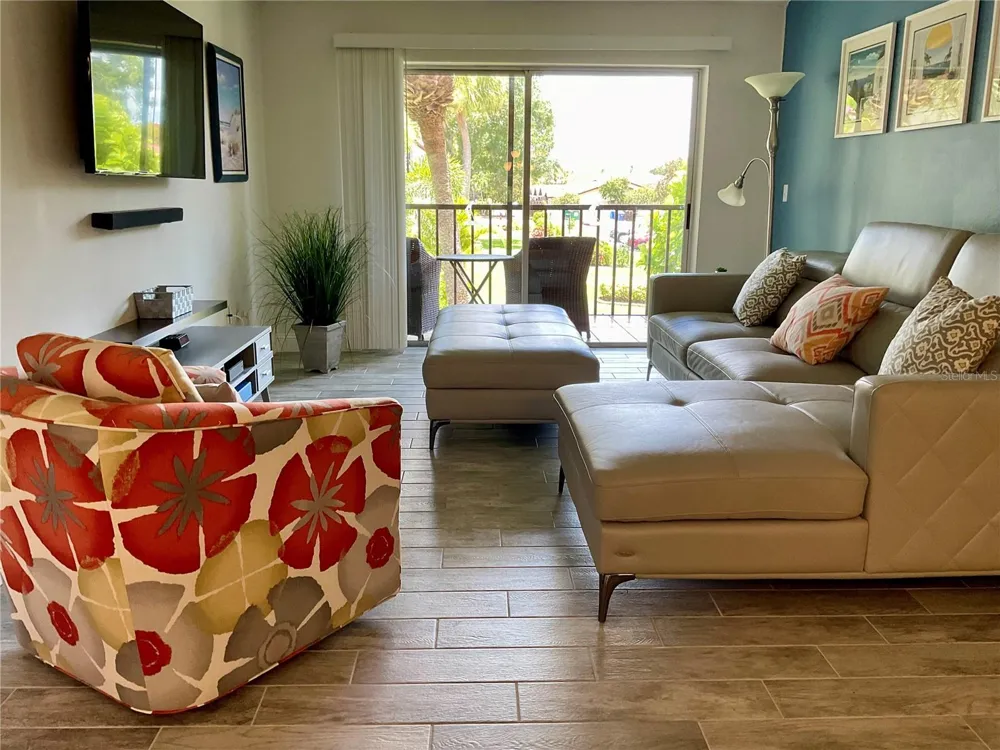 3213 BENEVA ROAD #204 Sarasota, FL 34232
