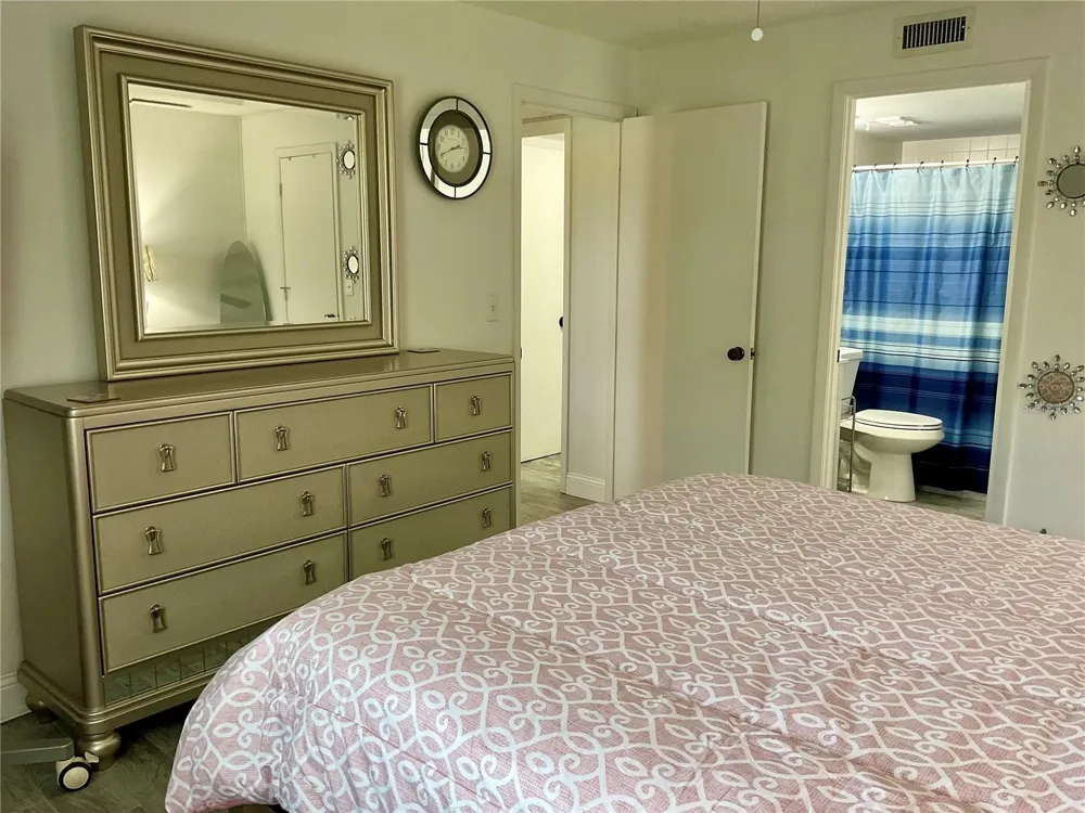 3213 BENEVA ROAD #204 Sarasota, FL 34232