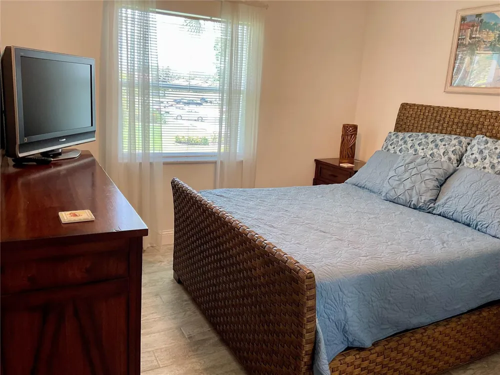 3213 BENEVA ROAD #204 Sarasota, FL 34232
