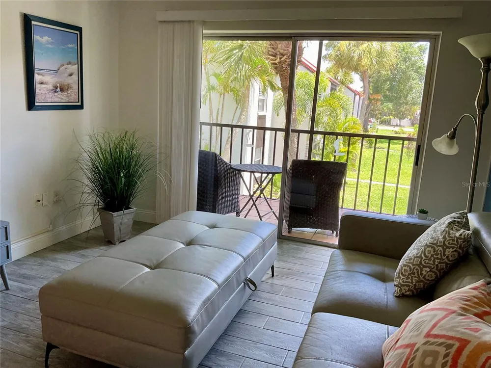 3213 BENEVA ROAD #204 Sarasota, FL 34232