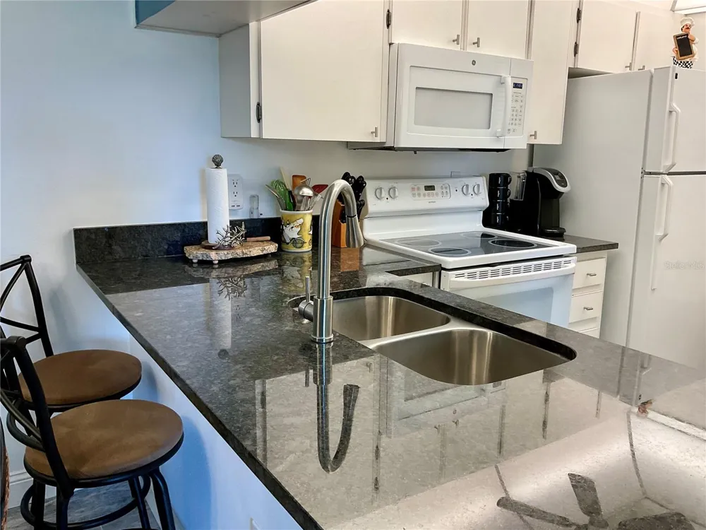 3213 BENEVA ROAD #204 Sarasota, FL 34232
