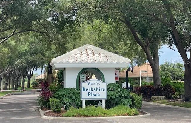 1275 BERKSHIRE CIRCLE Venice, FL 34292