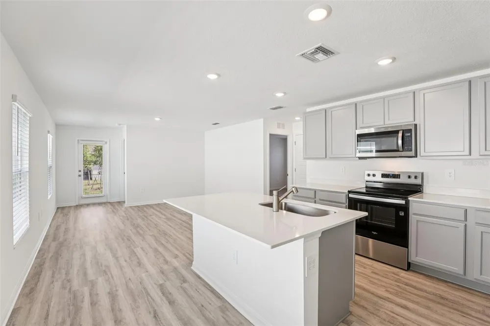 1193 CUMBERLAND TRAIL DRIVE Lake Hamilton, FL 33851