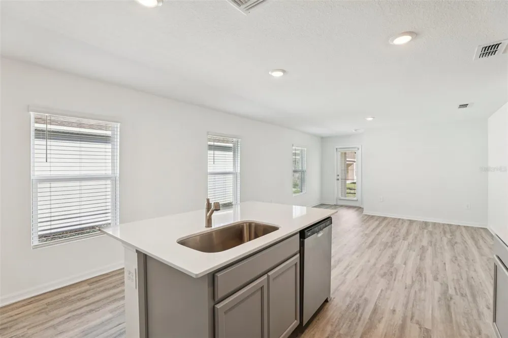 1193 CUMBERLAND TRAIL DRIVE Lake Hamilton, FL 33851