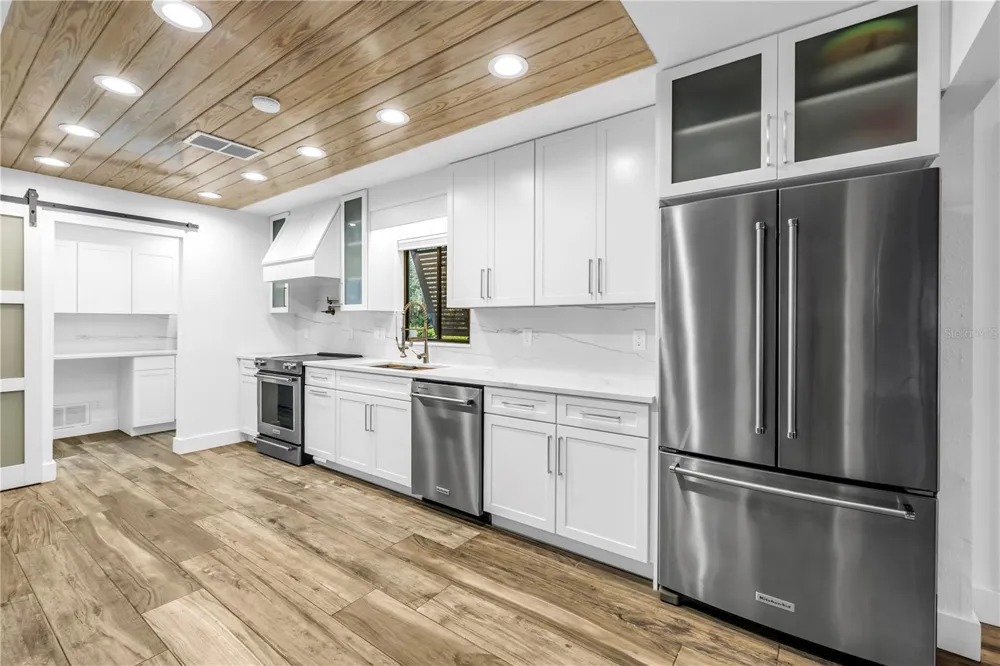 4605 STONE RIDGE TRAIL Sarasota, FL 34232