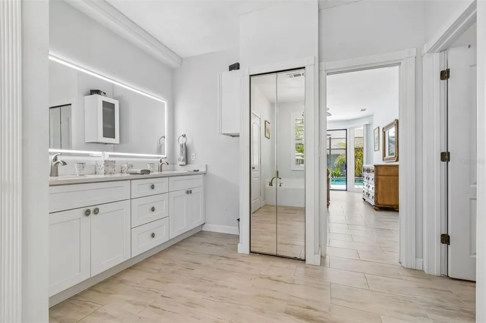 4627 TRAILS DRIVE Sarasota, FL 34232