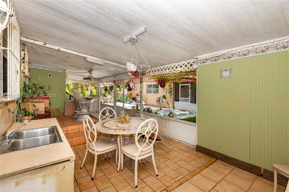 225 E 43rd St Hialeah, FL 33013