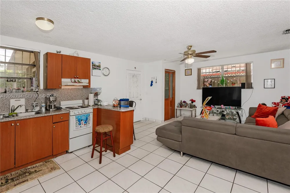 225 E 43rd St Hialeah, FL 33013