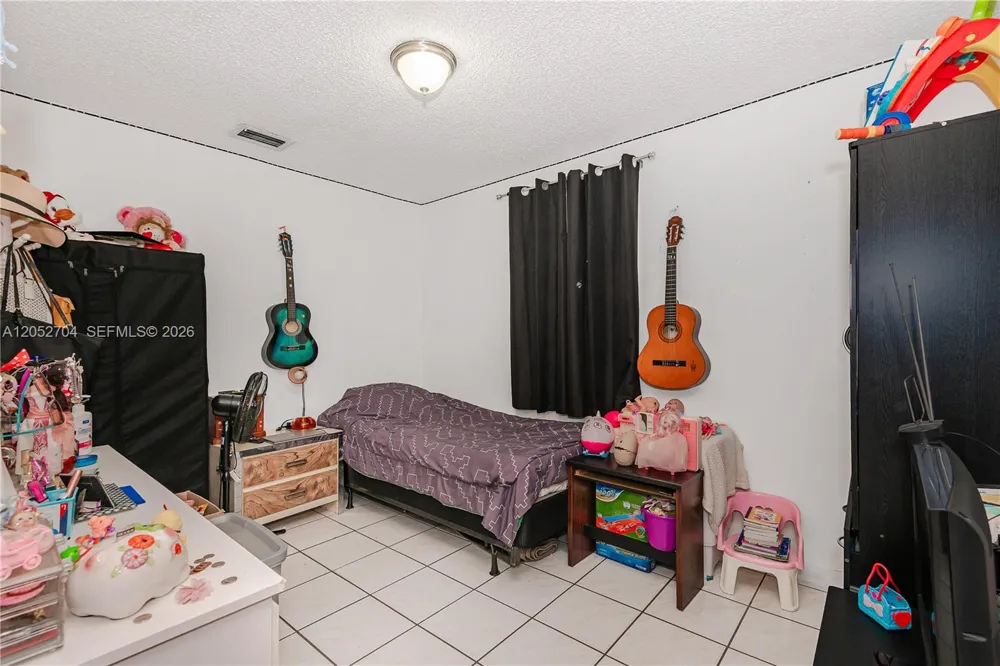 225 E 43rd St Hialeah, FL 33013