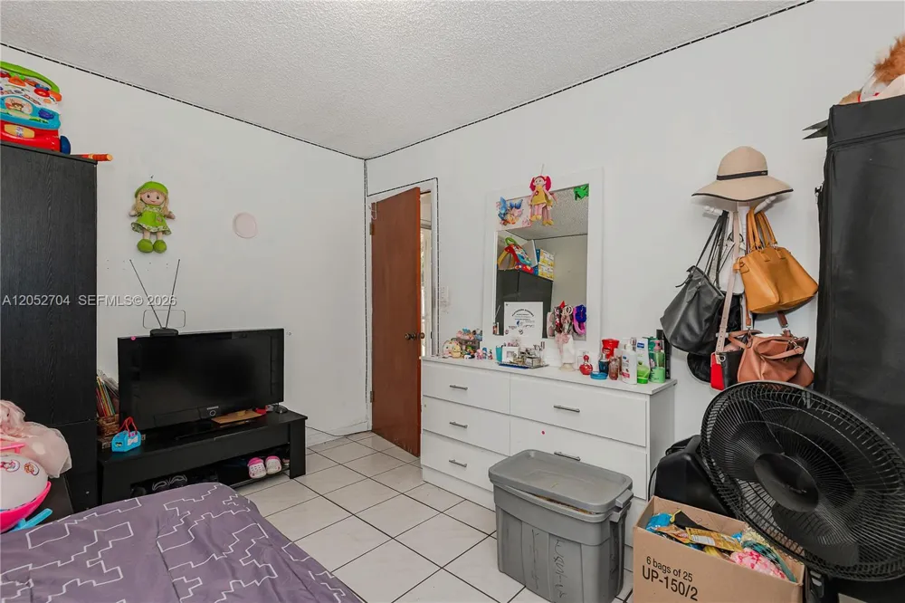 225 E 43rd St Hialeah, FL 33013