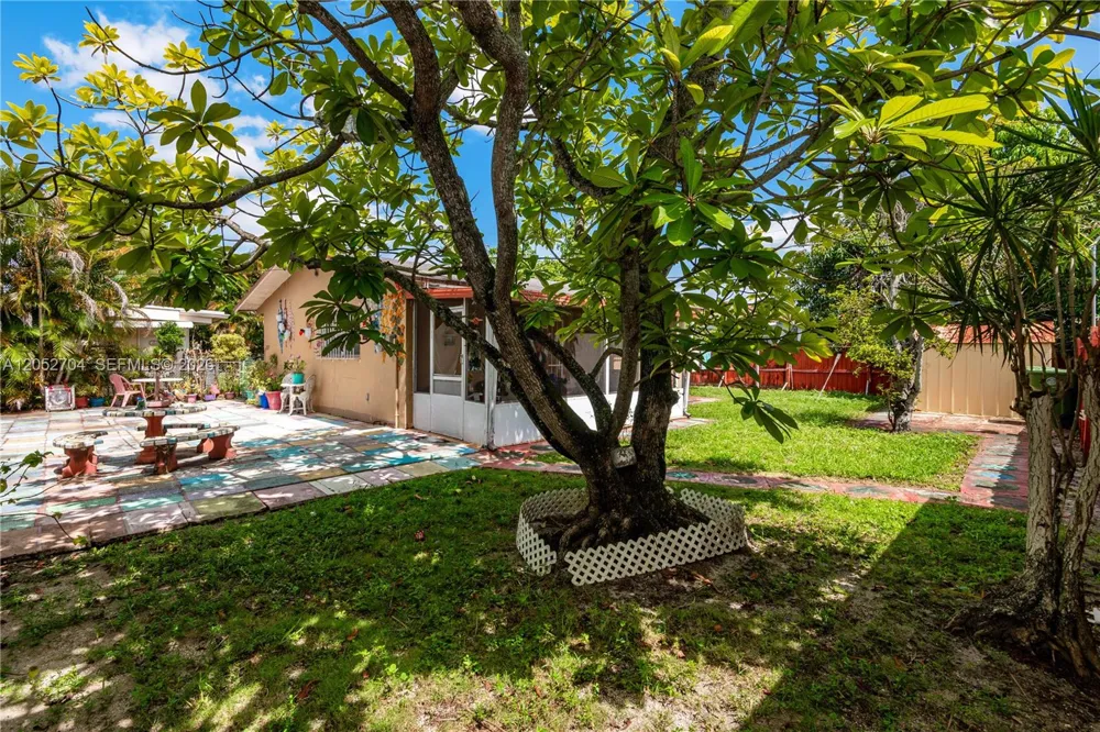 225 E 43rd St Hialeah, FL 33013
