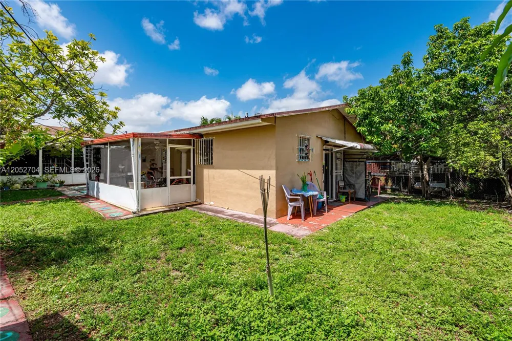 225 E 43rd St Hialeah, FL 33013