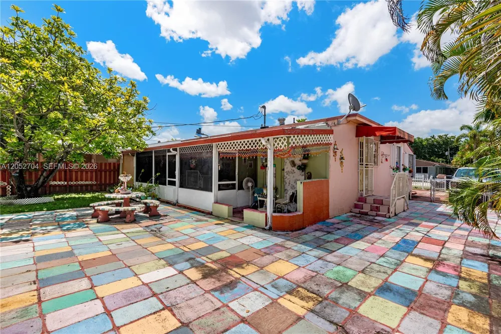 225 E 43rd St Hialeah, FL 33013