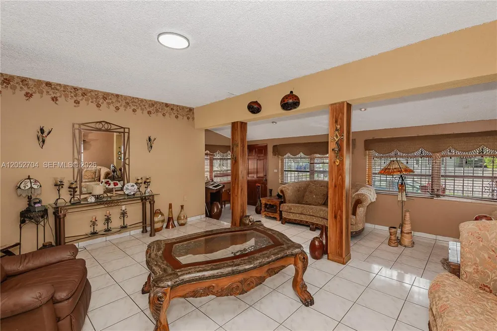 225 E 43rd St Hialeah, FL 33013