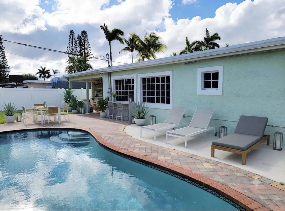 3464 Tyringham Drive West Palm Beach, FL 33406