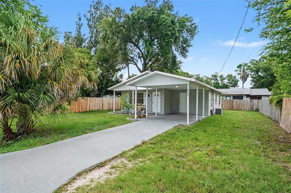 5733 66TH LANE St Petersburg, FL 33709