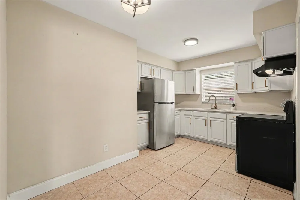 5733 66TH LANE St Petersburg, FL 33709